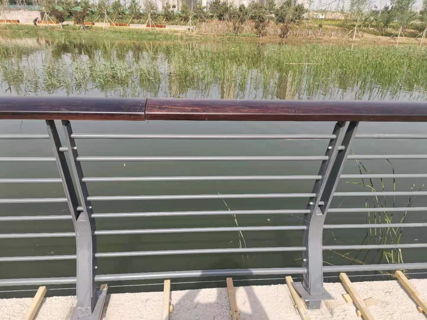 汕尾市桥梁防撞护栏桥梁护栏 - 推荐
